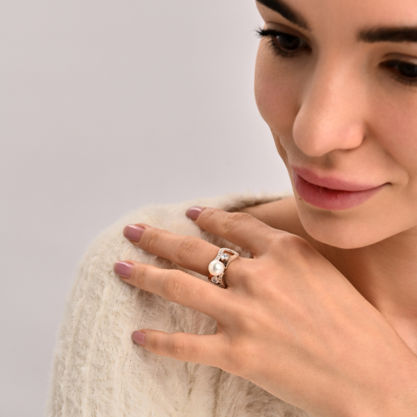 Серебряное кольцо с золотыми вставками (036к)