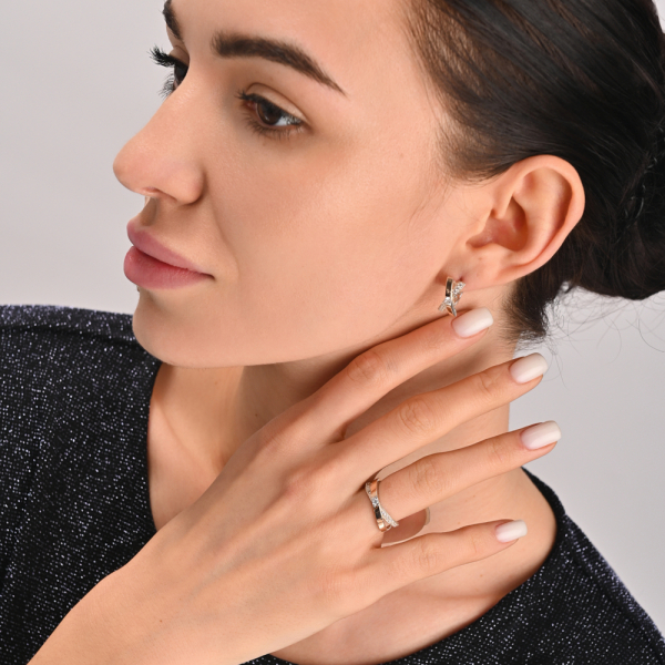 Серебряное кольцо со вставками из золота (057к)