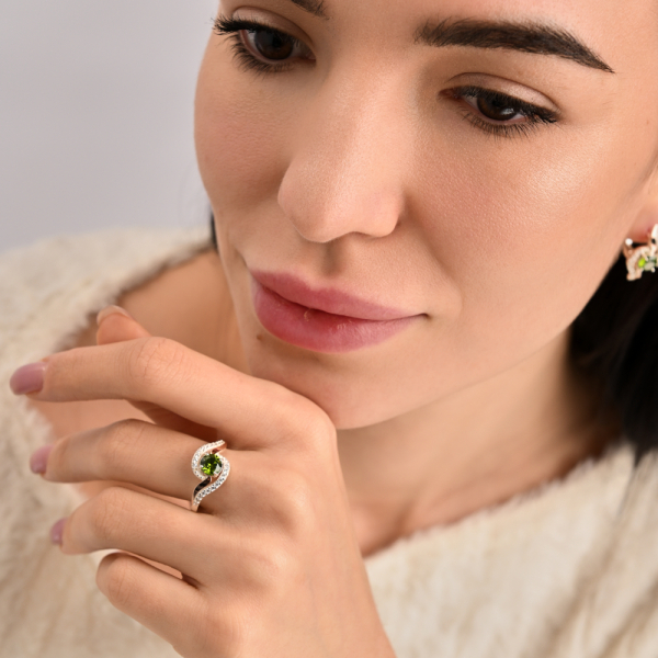 Серебряное кольцо с золотыми пластинами (072к)