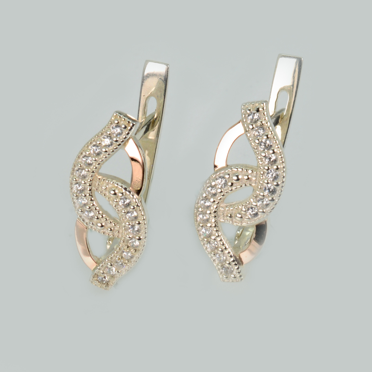 Серебряные серьги с золотыми напайками и фианитами (081с)