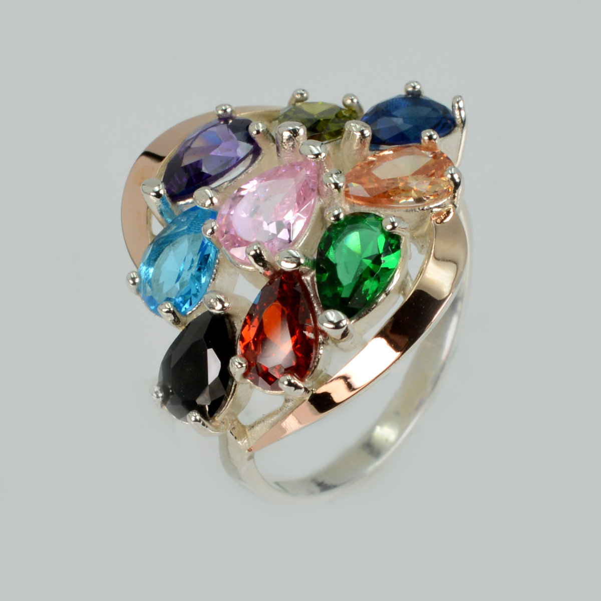 Кольцо серебряное с золотыми вставками (082к)