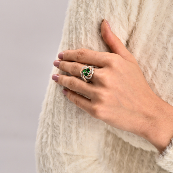 Каблучка із срібла з золотими напайками (пластинами) (083к)