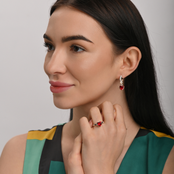 Серьги Сердце в руках (102с)