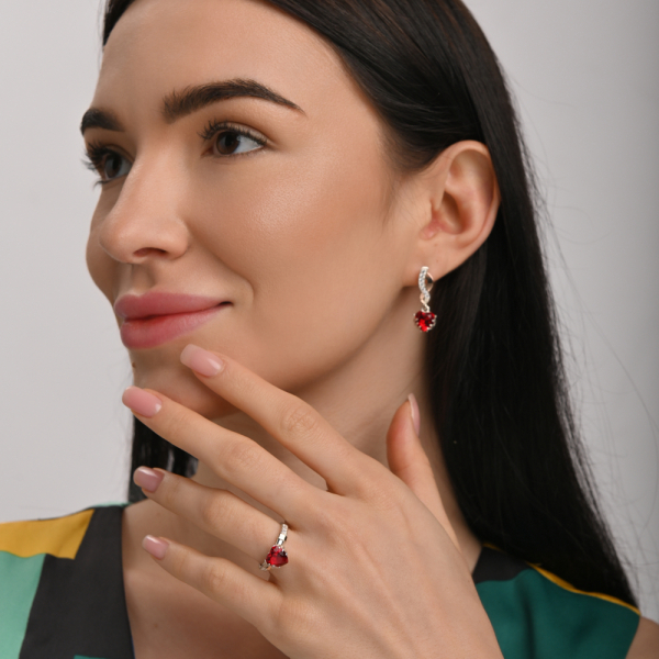 Набор серебряный сердце в руках (102)