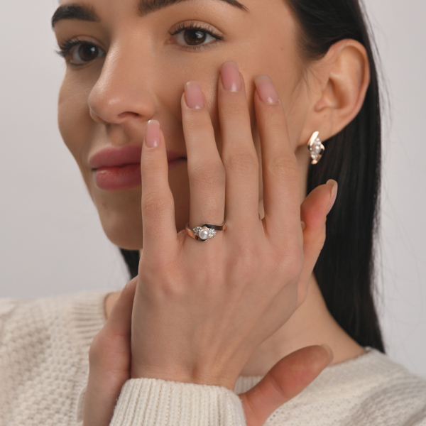 Кольцо серебряное с жемчугом (106к)