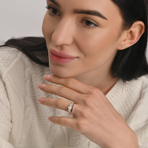 Срібна корона з жемчугом (107к)