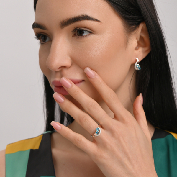 Серебряное кольцо с серцами (112к)