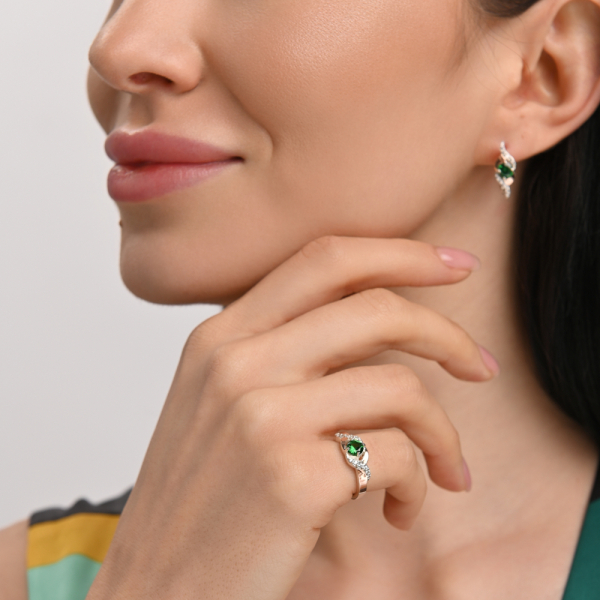 Серебряное кольцо с золотыми вставками (128к)