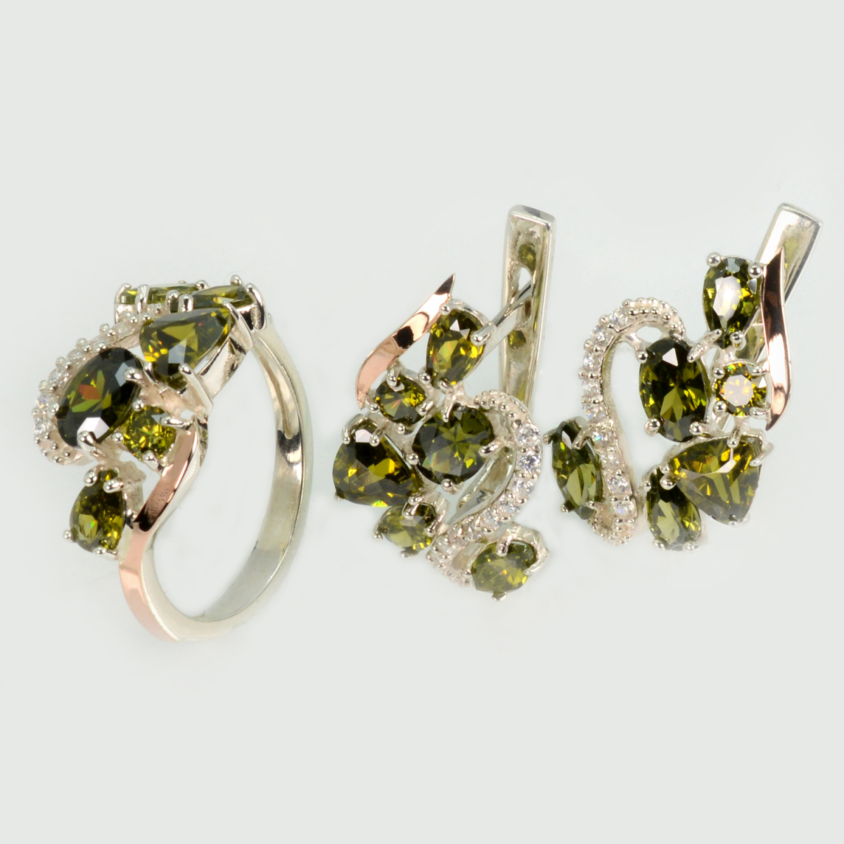 Серебряный набор с золотыми пластинами (152)