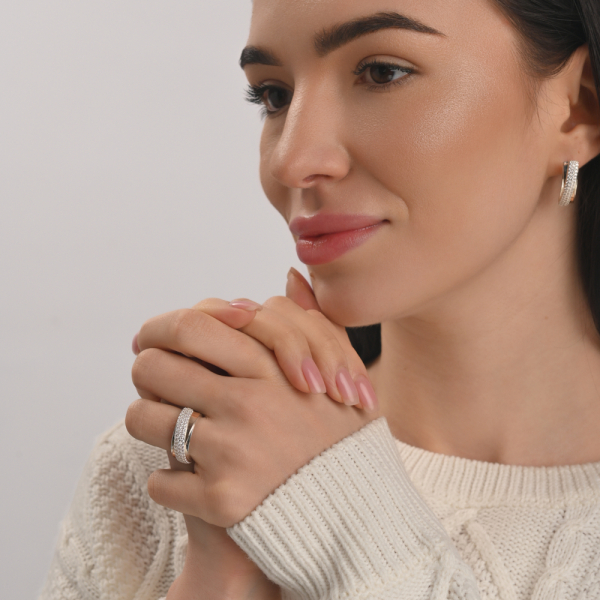 Серебряное кольцо с золотыми вставками (157к)