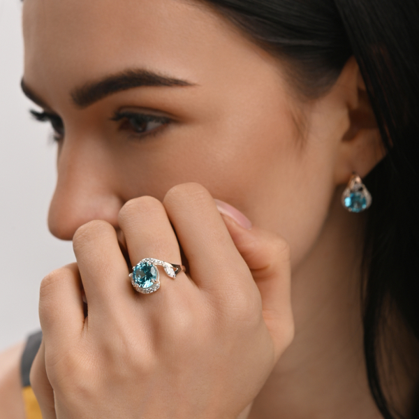 Серебряное кольцо с золотыми вставками (166к)