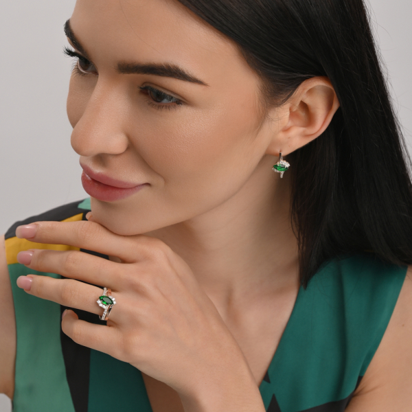 Серебряное кольцо с золотыми вставками (171к)