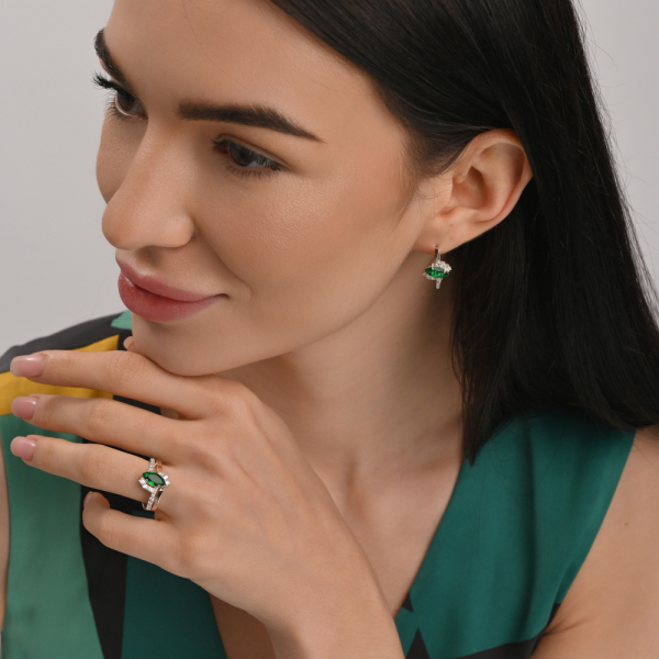 Серебряное кольцо с золотыми вставками (171к)