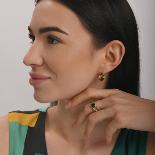 Серебряное кольцо с золотыми вставками (181к)