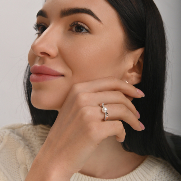 Серебряное кольцо с золотыми вставками (182к)