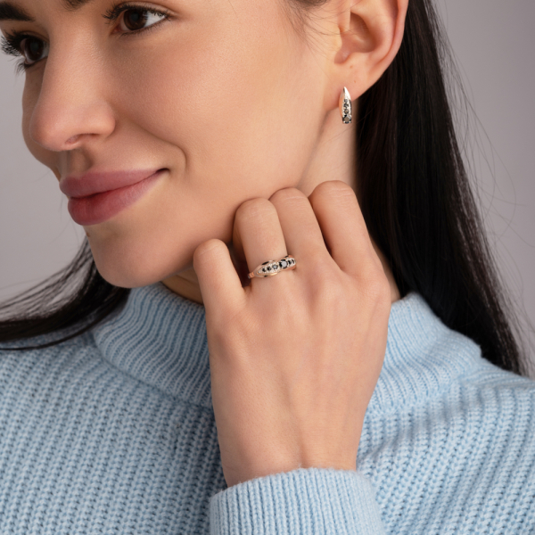 Серебряное кольцо с золотыми вставками (230к)