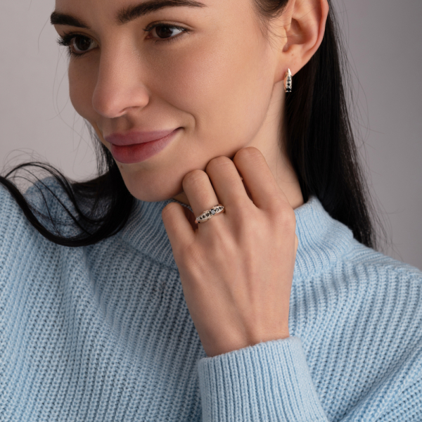 Серебряное кольцо с золотыми вставками (230к)