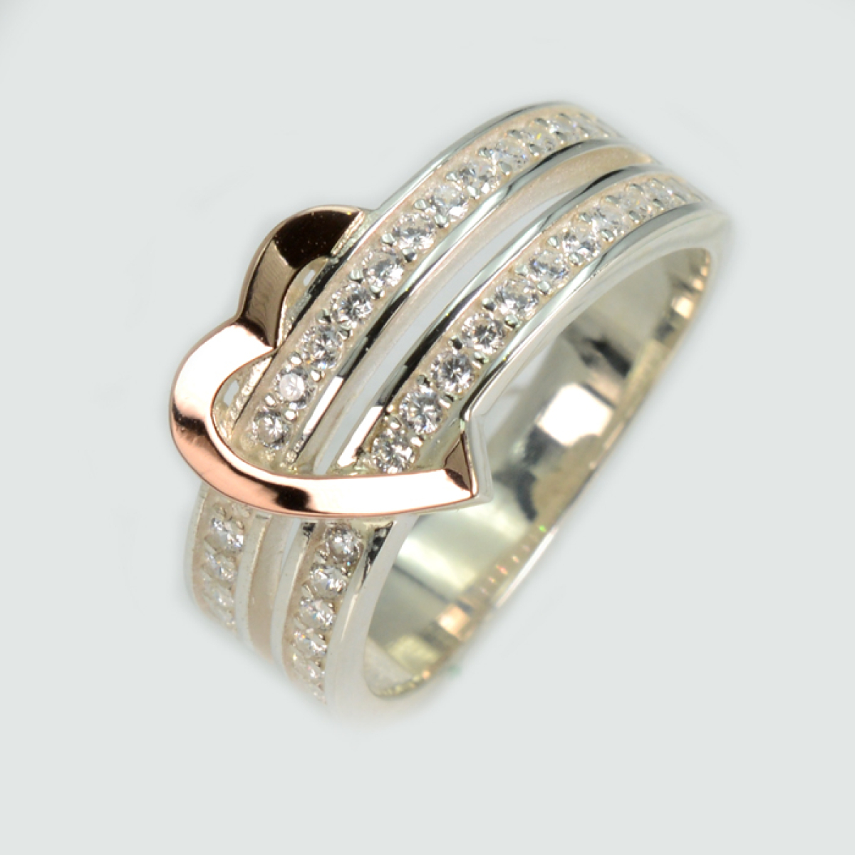 Серебряное кольцо с золотыми вставками (294к)