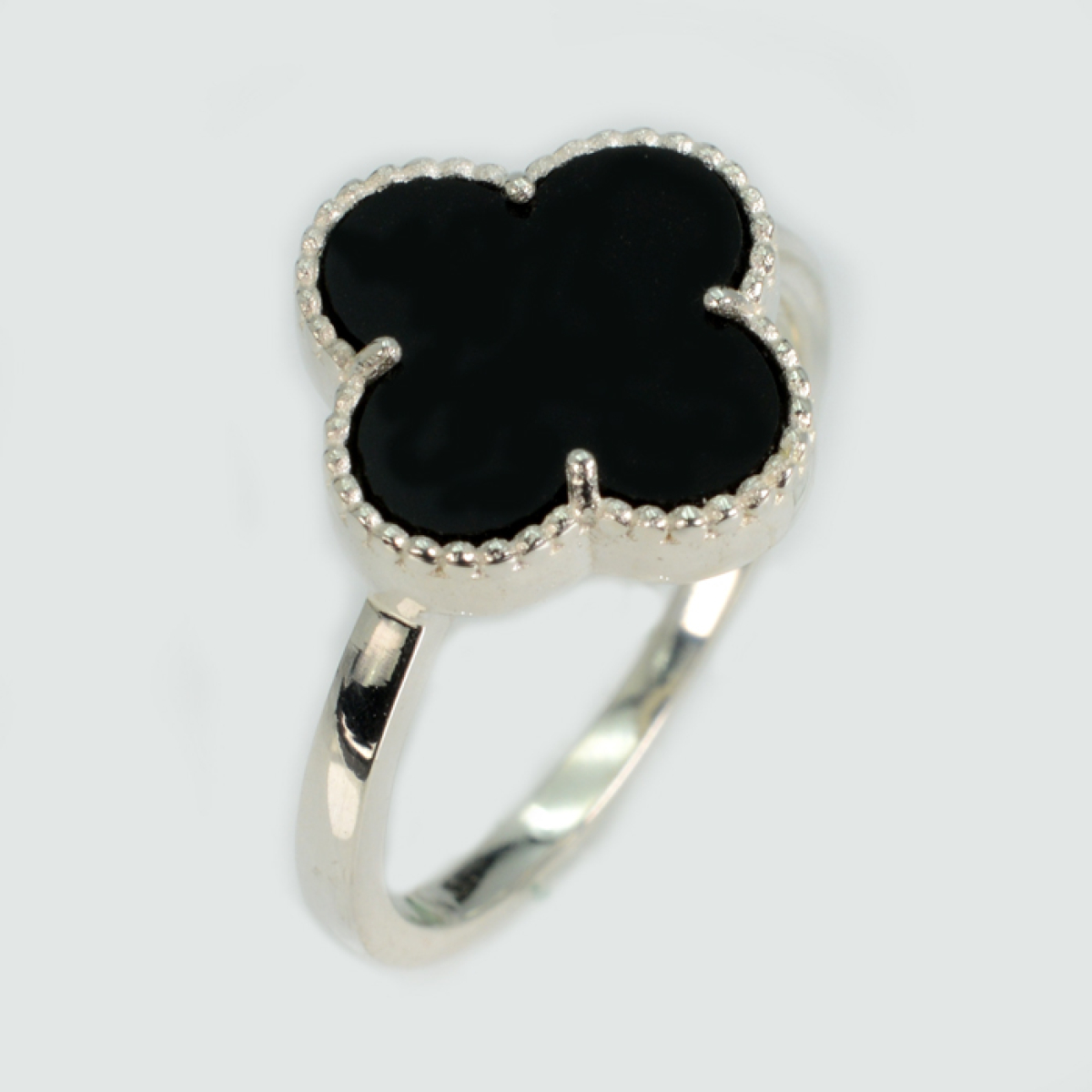 Серебряное кольцо с клевером (295к)