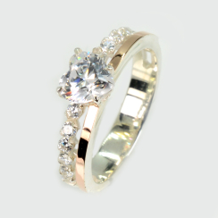 Серебряное кольцо с золотыми вставками