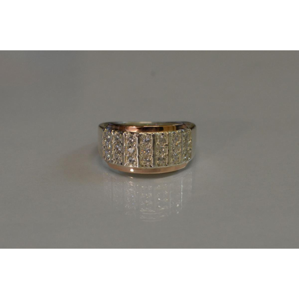 Серебряное кольцо с золотыми вставками (001к)