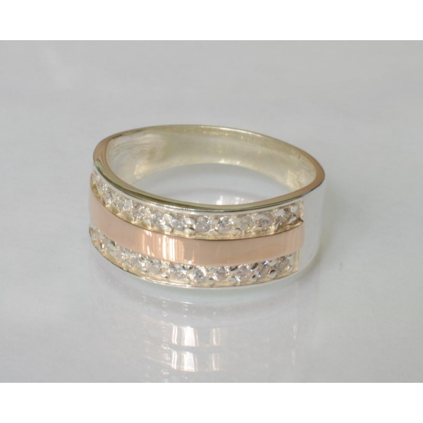 Серебряное кольцо с золотыми вставками (002к)