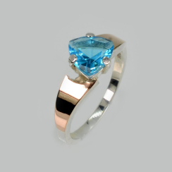 Серебряное кольцо с золотыми вставками