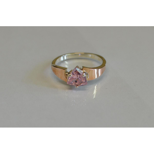 Серебряное кольцо с золотыми вставками (008к)