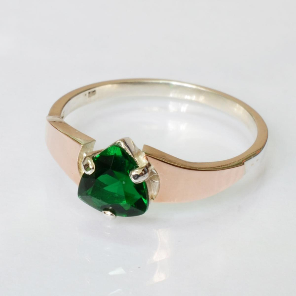 Серебряное кольцо с золотыми вставками (008к)