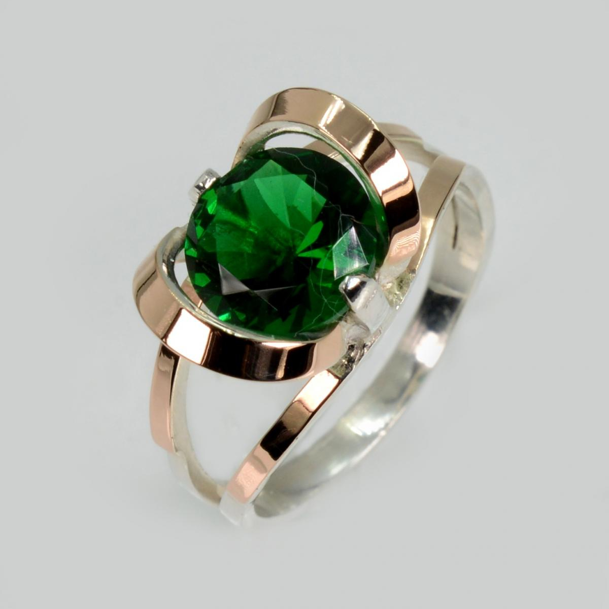 Кольцо серебряное  с золотыми вставками (010к)