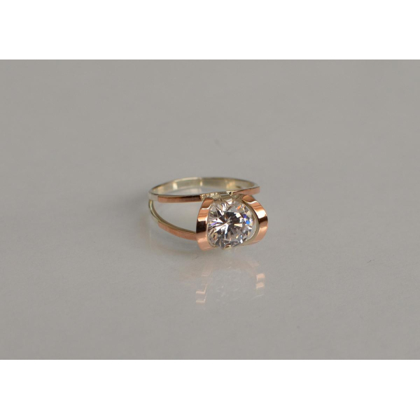 Кольцо серебряное  с золотыми вставками (010к)