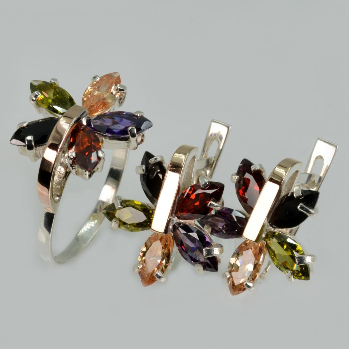 Серебряный гарнитур с золотыми вставками (011)