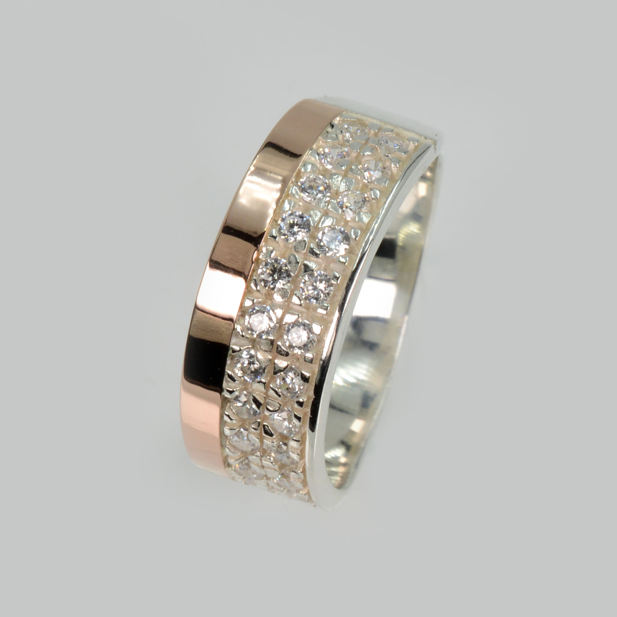 Серебряное кольцо с  напайками золота (017к)