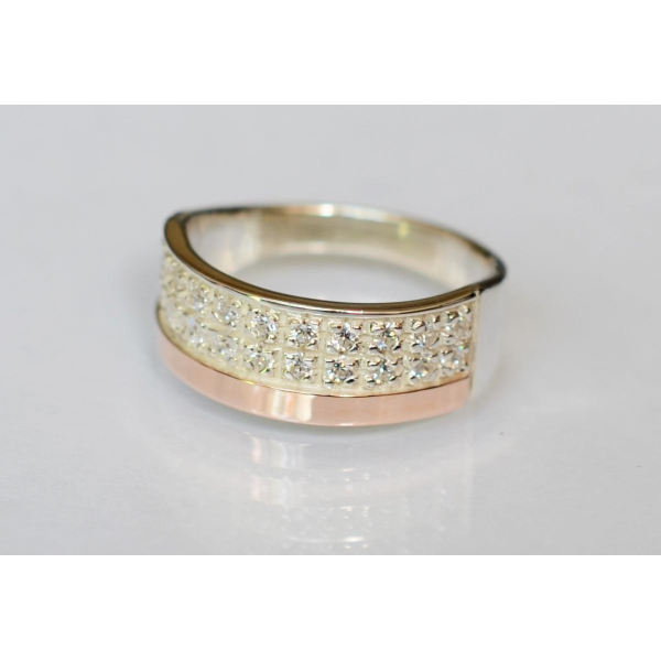 Серебряное кольцо с  напайками золота (017к)