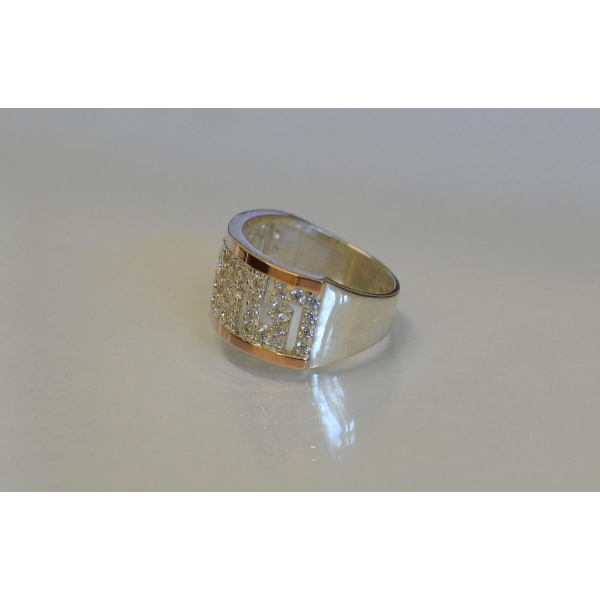 Серебряное кольцо с золотыми вставками. (020к)