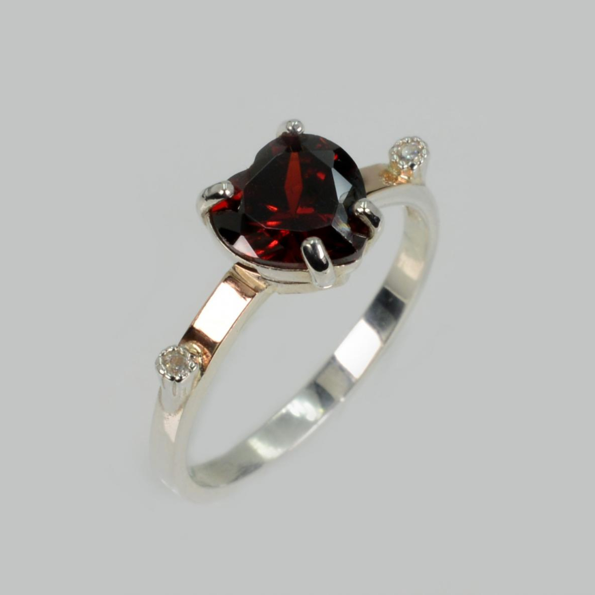 Серебряное кольцо с золотыми напайками (025к)