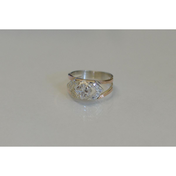 Серебряное кольцо с золотыми напайками (027к)