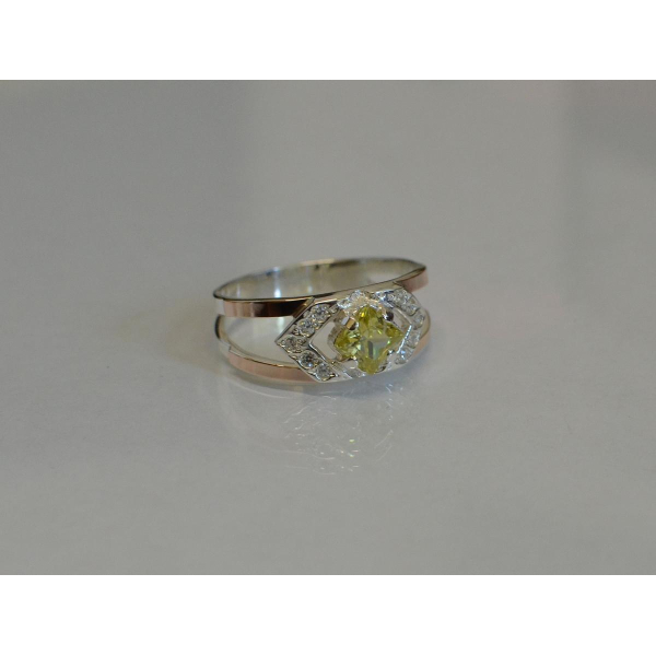 Серебряное кольцо с золотыми напайками (027к)