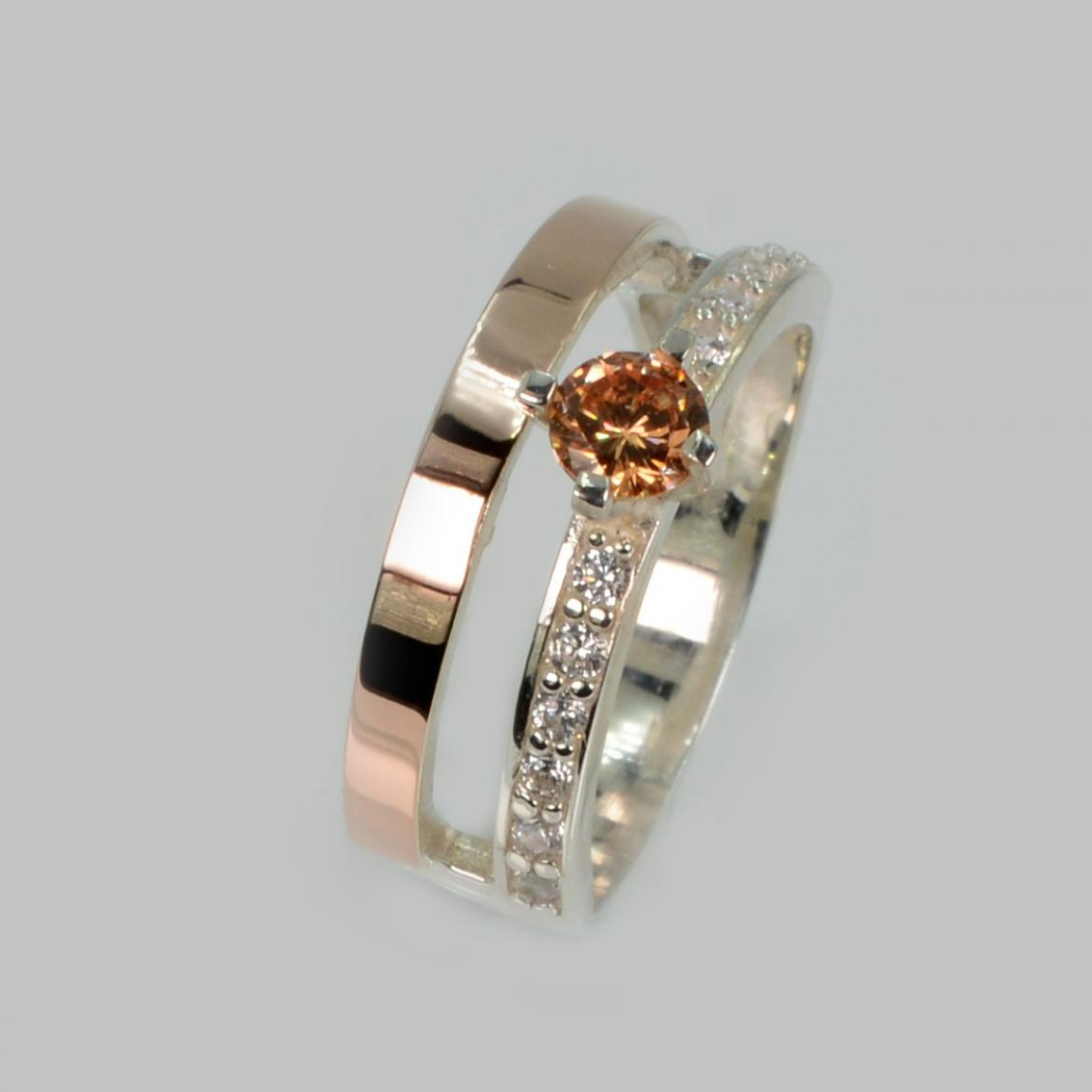 Серебряное кольцо с  накладками из золота (031к)