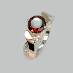 Кольцо серебряное с золотыми вставками