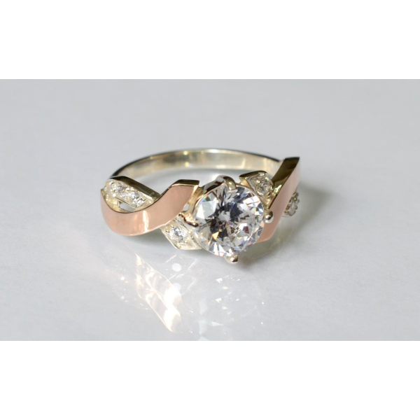 Кольцо серебряное с золотыми вставками (033к)