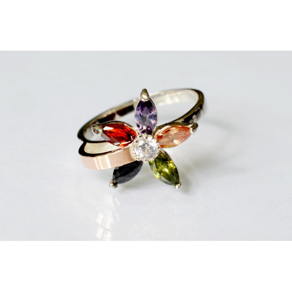 Серебряное кольцо с золотыми вставками (034к)