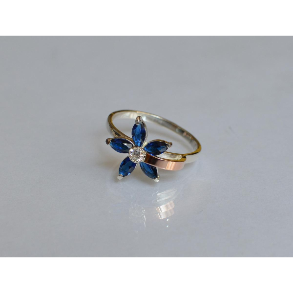 Серебряное кольцо с золотыми вставками (034к)