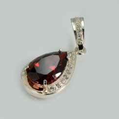 Серебряная подвеска с золотыми пластинами