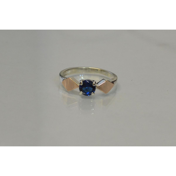 Серебряное кольцо со вставками из золота (044к)