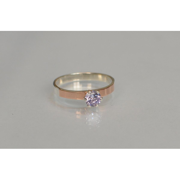 Серебряное кольцо снапайками  золота (045к)