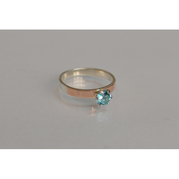 Серебряное кольцо снапайками  золота (045к)