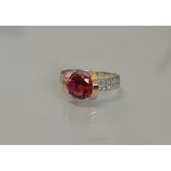 Серебряное кольцо со вставками из золота (046к)