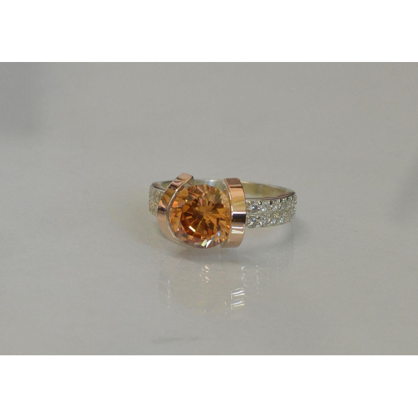 Серебряное кольцо со вставками из золота (046к)