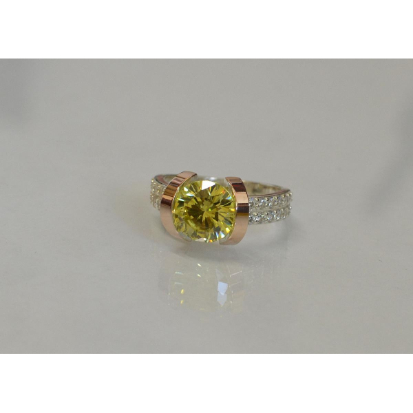 Серебряное кольцо со вставками из золота (046к)